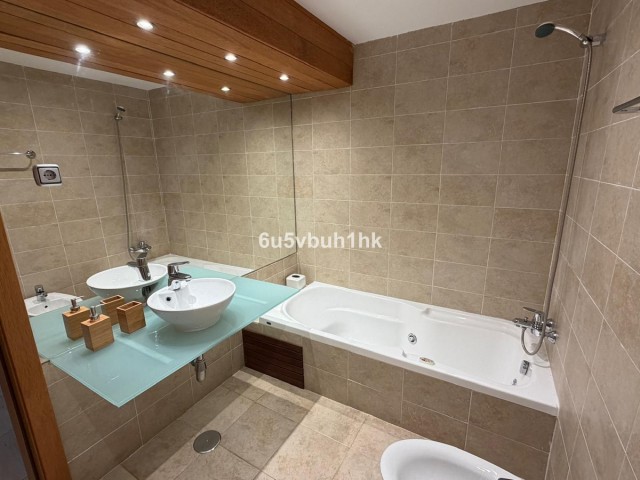 Penthouse avec 3 Chambres  à Benalmadena