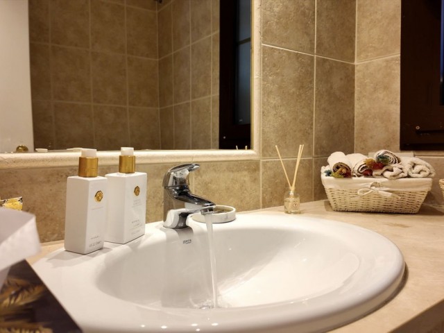 Appartement avec 3 Chambres  à Estepona