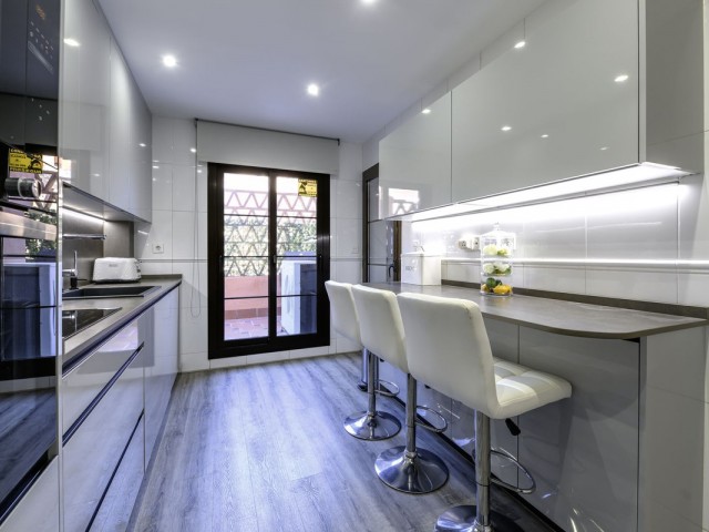 Appartement avec 3 Chambres  à Estepona