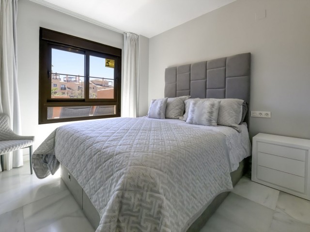 Appartement avec 3 Chambres  à Estepona