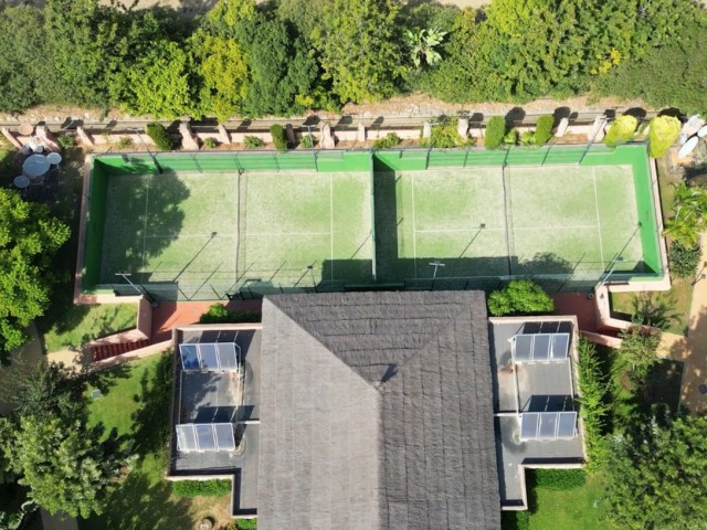 Appartement avec 3 Chambres  à Estepona