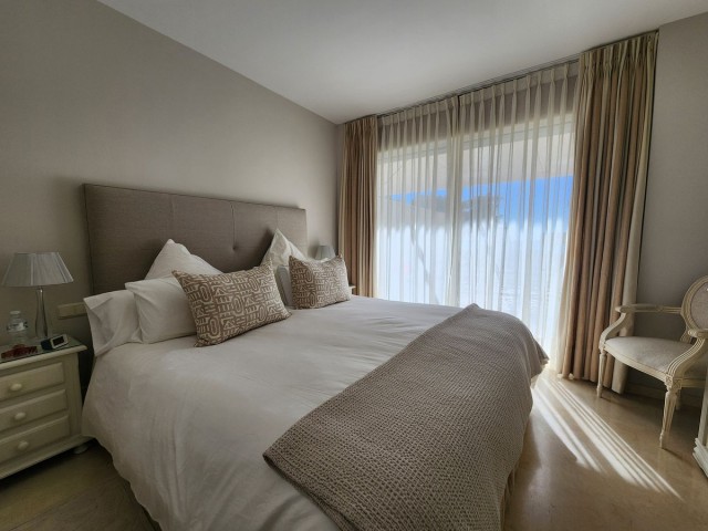 Apartamento con 3 Dormitorios  en Estepona