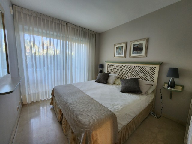 Apartamento con 3 Dormitorios  en Estepona