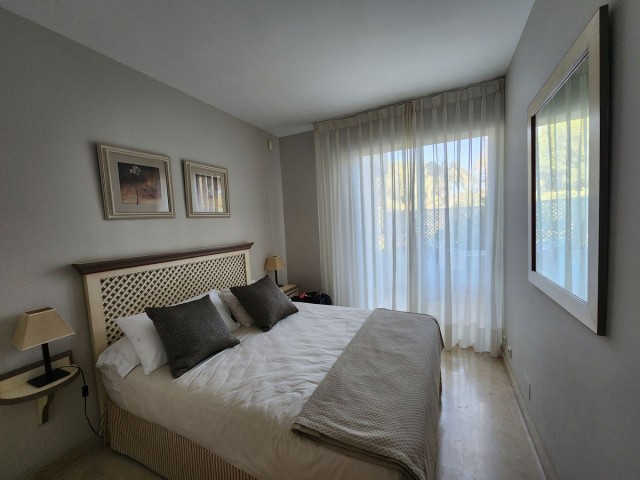 Apartamento con 3 Dormitorios  en Estepona