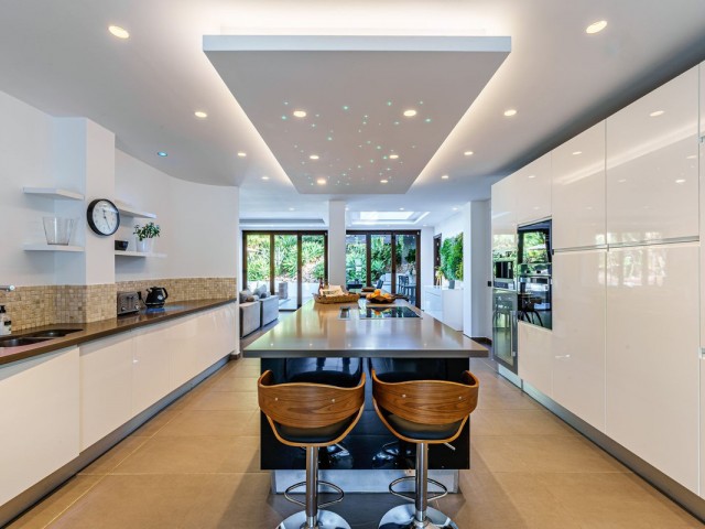 Villa avec 5 Chambres  à Marbella