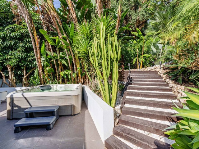 Villa avec 5 Chambres  à Marbella