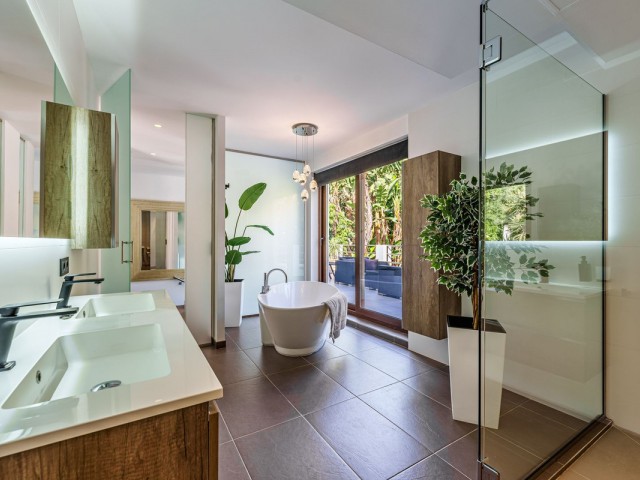 Villa avec 5 Chambres  à Marbella