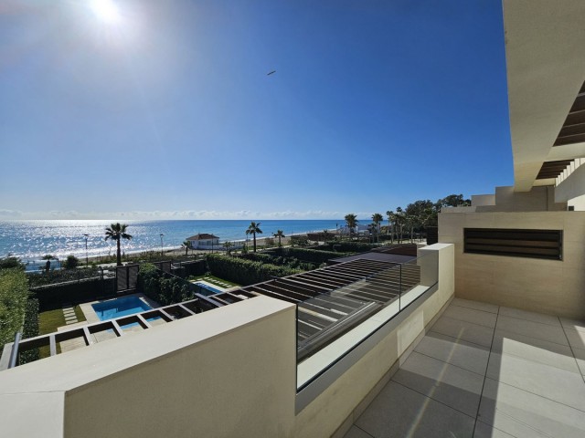 4 Makuuhuoneen Rivitalo New Golden Mile