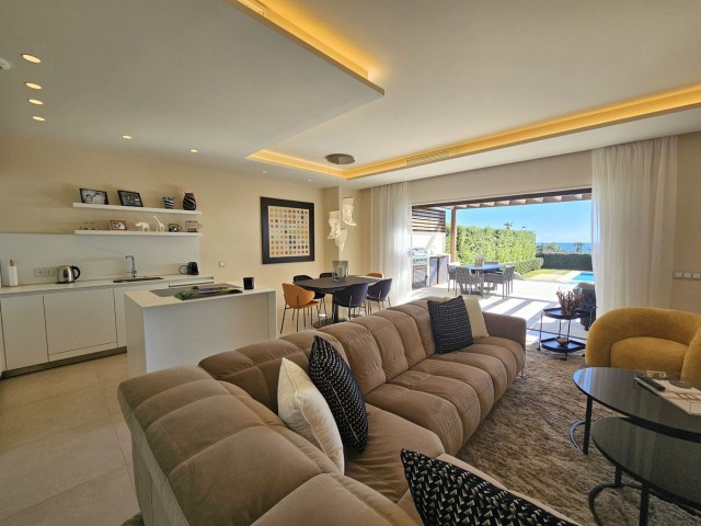 4 Makuuhuoneen Rivitalo New Golden Mile