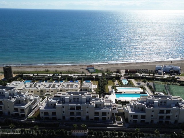 4 Makuuhuoneen Rivitalo New Golden Mile