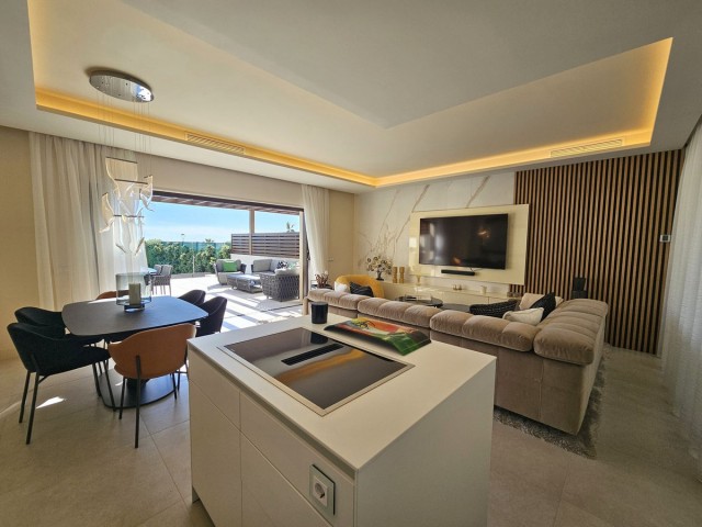 4 Makuuhuoneen Rivitalo New Golden Mile