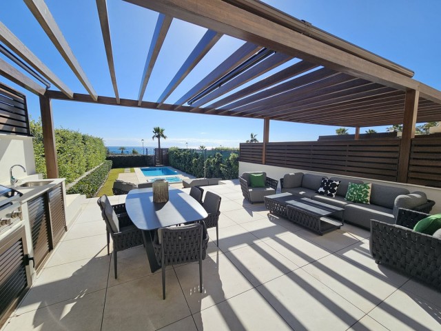 4 Makuuhuoneen Rivitalo New Golden Mile