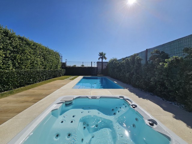 4 Makuuhuoneen Rivitalo New Golden Mile