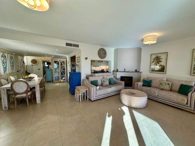 6 Soveroms Villa i Estepona