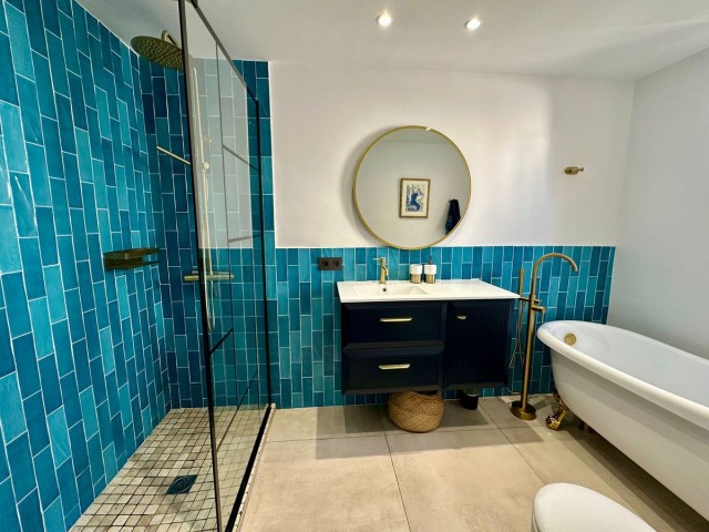 6 Soveroms Villa i Estepona