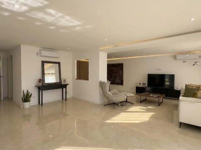 3 Bedrooms Villa in Calahonda
