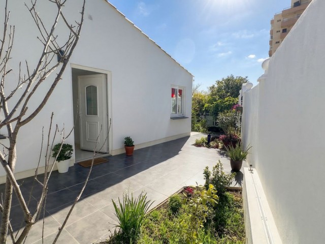 Villa con 3 Dormitorios  en Calahonda