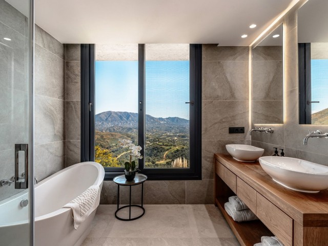 6 Makuuhuoneen Huvila Marbella