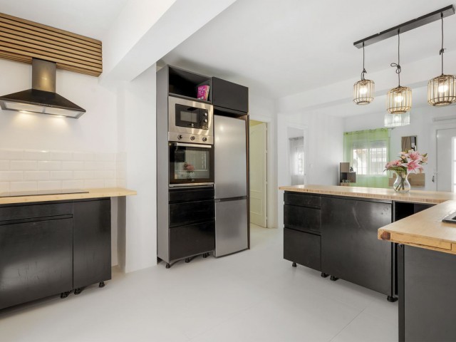 Apartamento con 3 Dormitorios  en Los Boliches