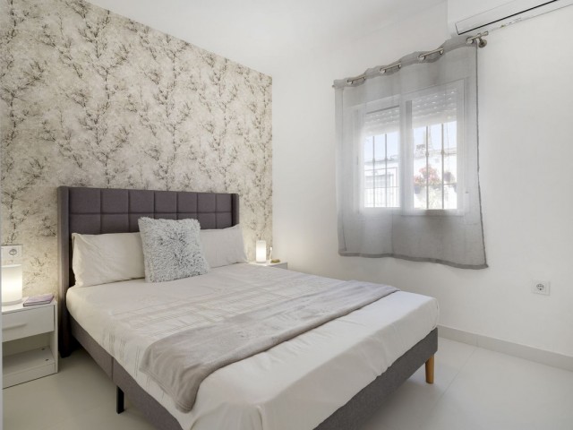 Apartamento con 3 Dormitorios  en Los Boliches