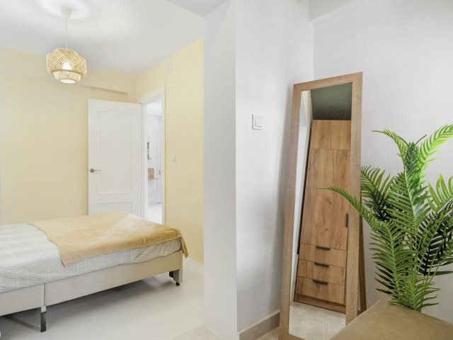 Apartamento con 3 Dormitorios  en Los Boliches