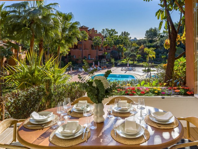 4 Schlafzimmer Apartment in Nueva Andalucía