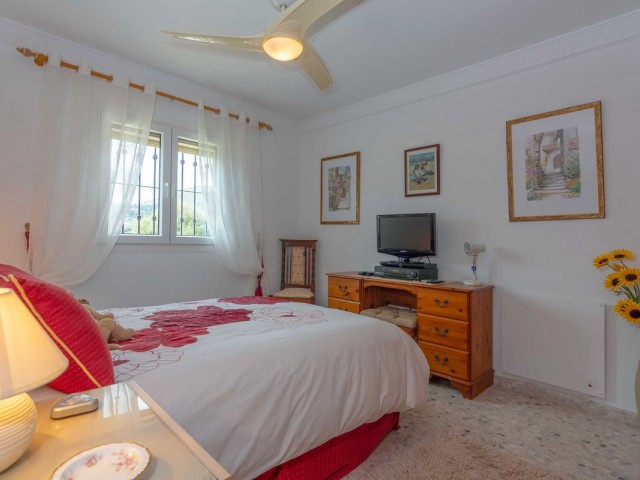 Villa con 4 Dormitorios  en Estepona