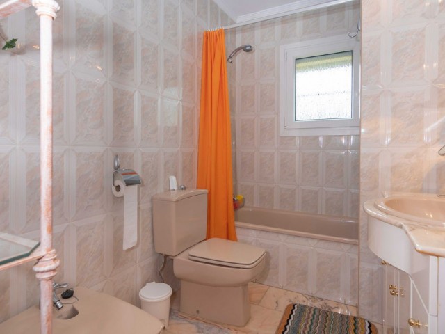 4 Makuuhuoneen Huvila Estepona