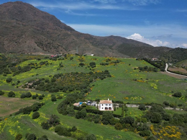 4 Makuuhuoneen Huvila Estepona