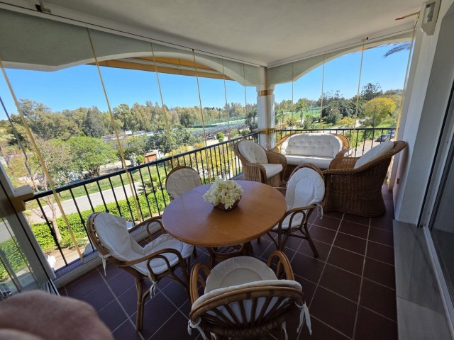 3 Makuuhuoneen Huoneisto Nueva Andalucía