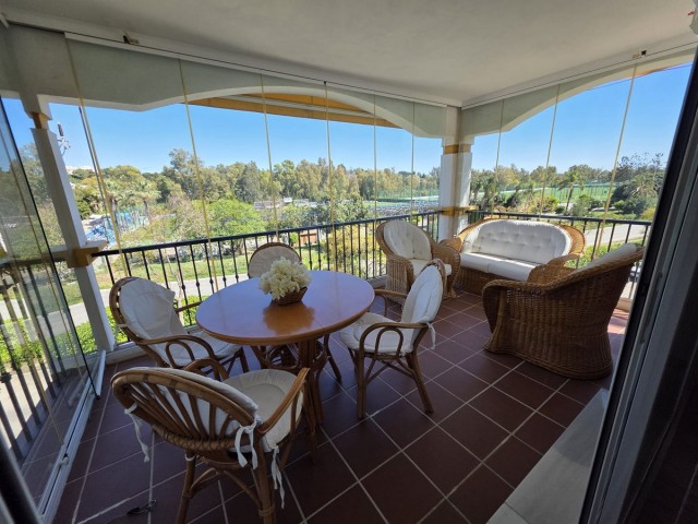 3 Makuuhuoneen Huoneisto Nueva Andalucía