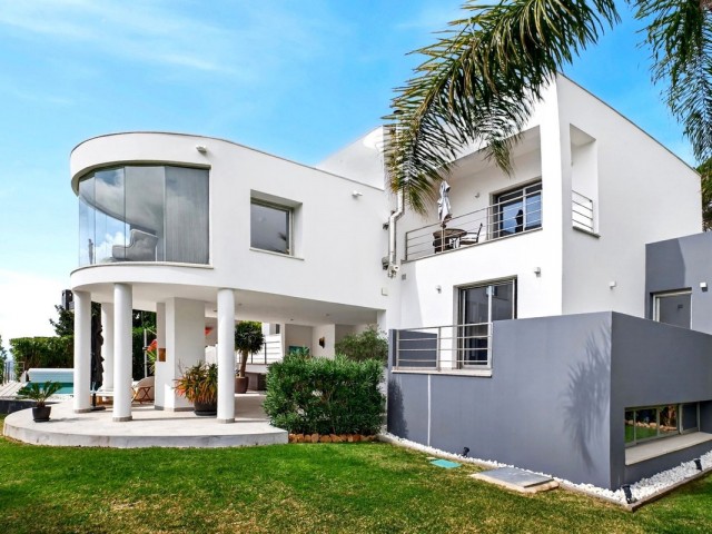 Villa avec 5 Chambres  à Valtocado