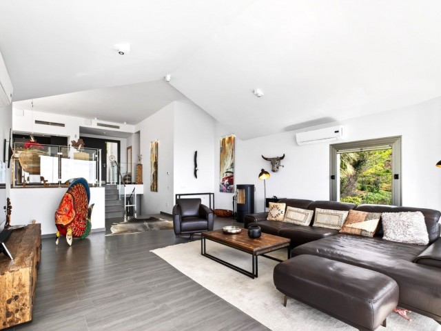 Villa avec 5 Chambres  à Valtocado