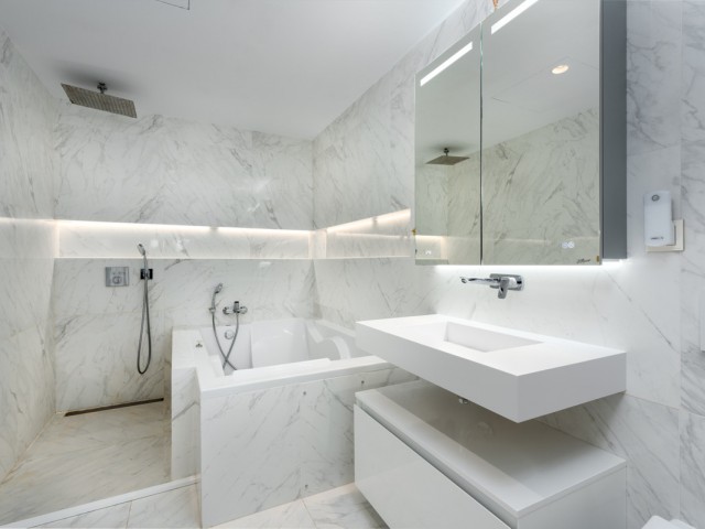 Maison mitoyenne avec 3 Chambres  à Nueva Andalucía