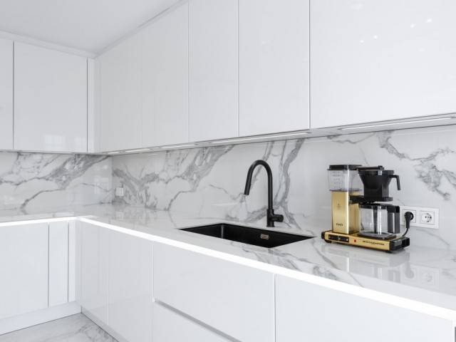 Maison mitoyenne avec 3 Chambres  à Nueva Andalucía