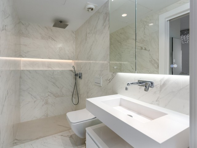 Maison mitoyenne avec 3 Chambres  à Nueva Andalucía