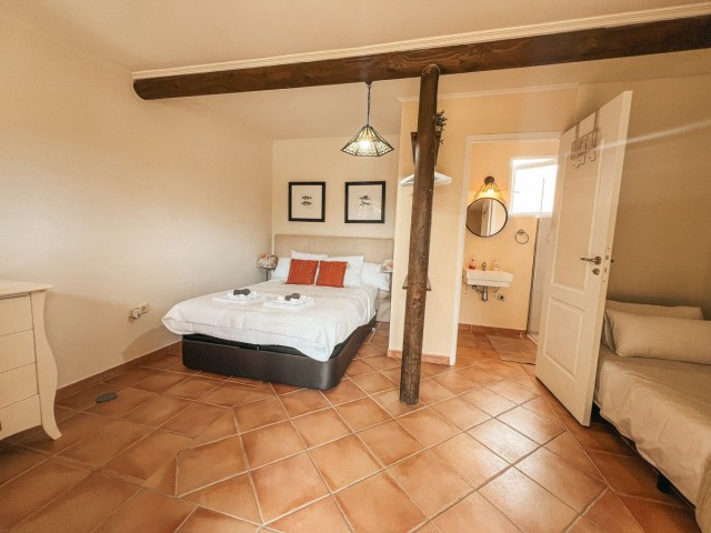 Villa avec 5 Chambres  à Nueva Andalucía