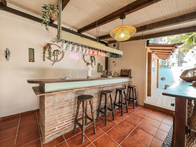 Villa avec 5 Chambres  à Nueva Andalucía