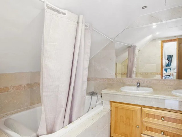 4 Sovrums Lägenhet i Nueva Andalucía