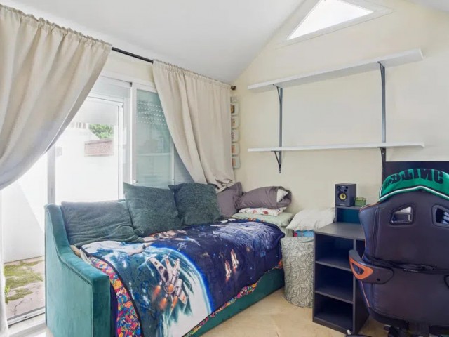 4 Sovrums Lägenhet i Nueva Andalucía