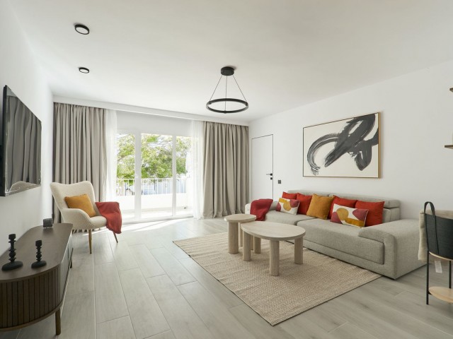 2 Bedrooms Apartment in Nueva Andalucía