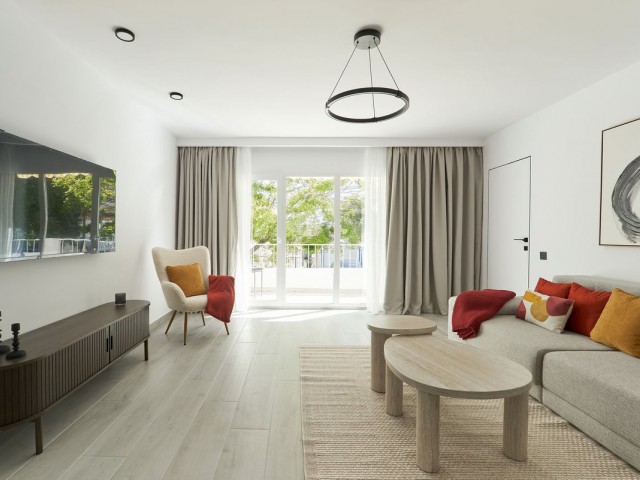 2 Bedrooms Apartment in Nueva Andalucía