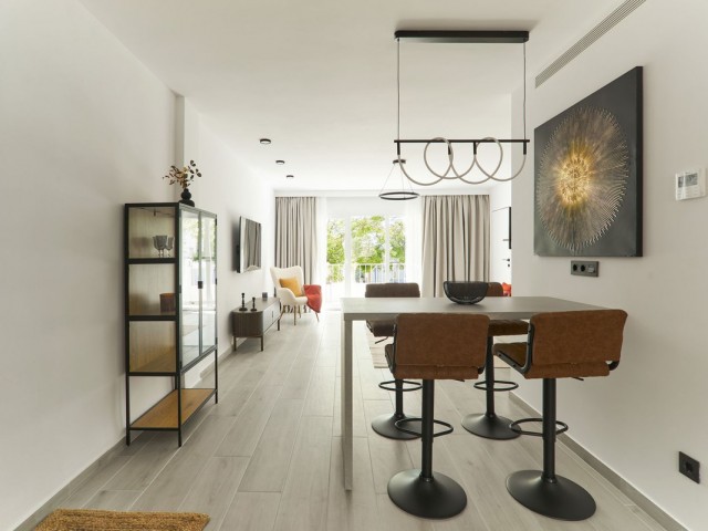 2 Bedrooms Apartment in Nueva Andalucía
