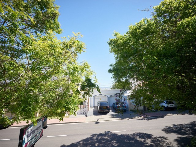 2 Bedrooms Apartment in Nueva Andalucía