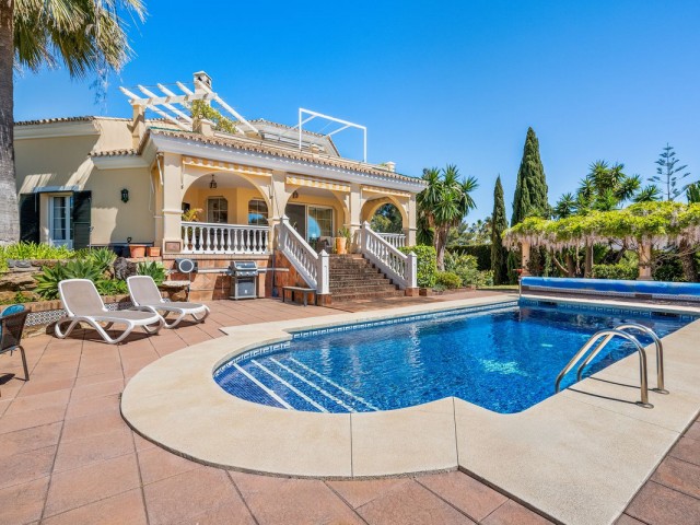 3 Soveroms Villa i Estepona