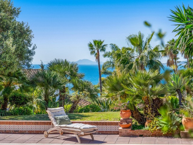 3 Sovrums Villa i Estepona