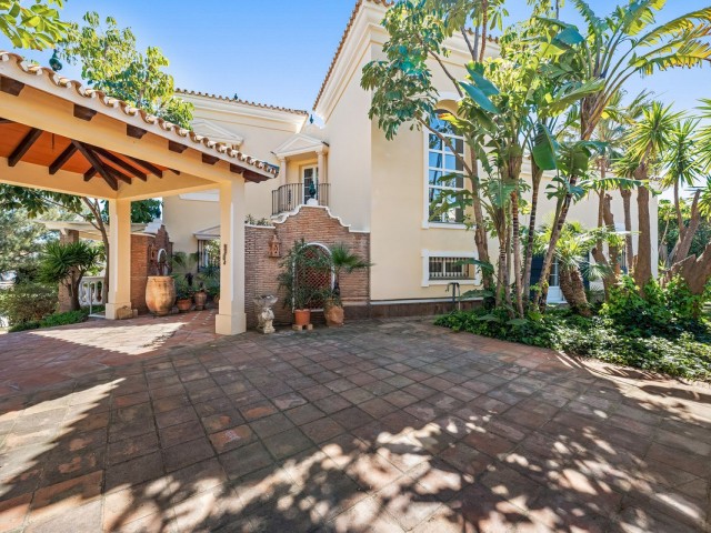 3 Sovrums Villa i Estepona