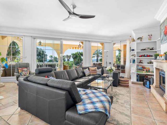 3 Sovrums Villa i Estepona