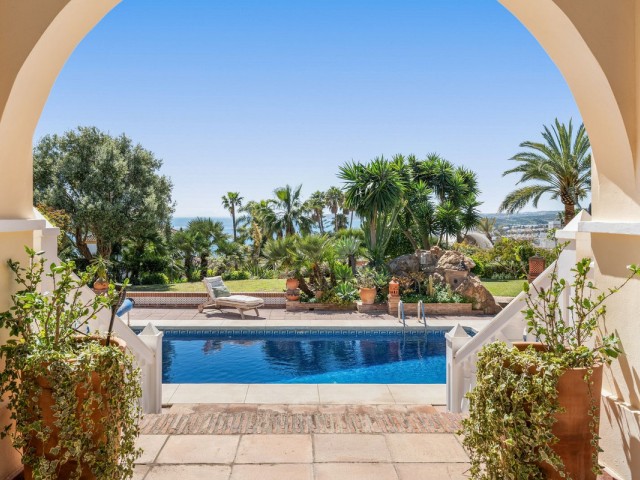 3 Sovrums Villa i Estepona