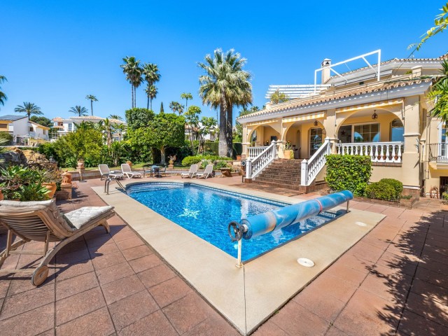 3 Sovrums Villa i Estepona